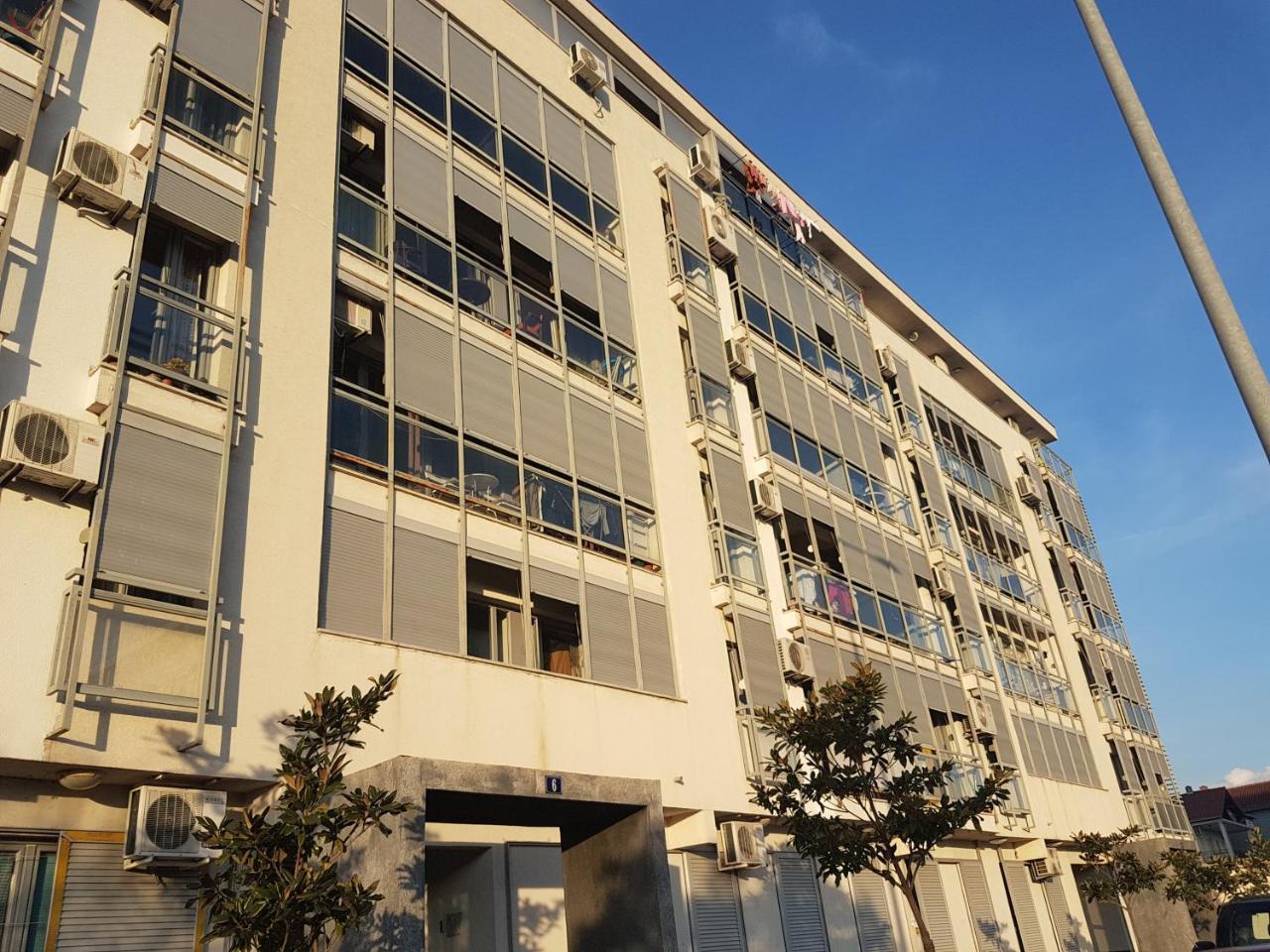 Delta Apartment Podgorica Buitenkant foto